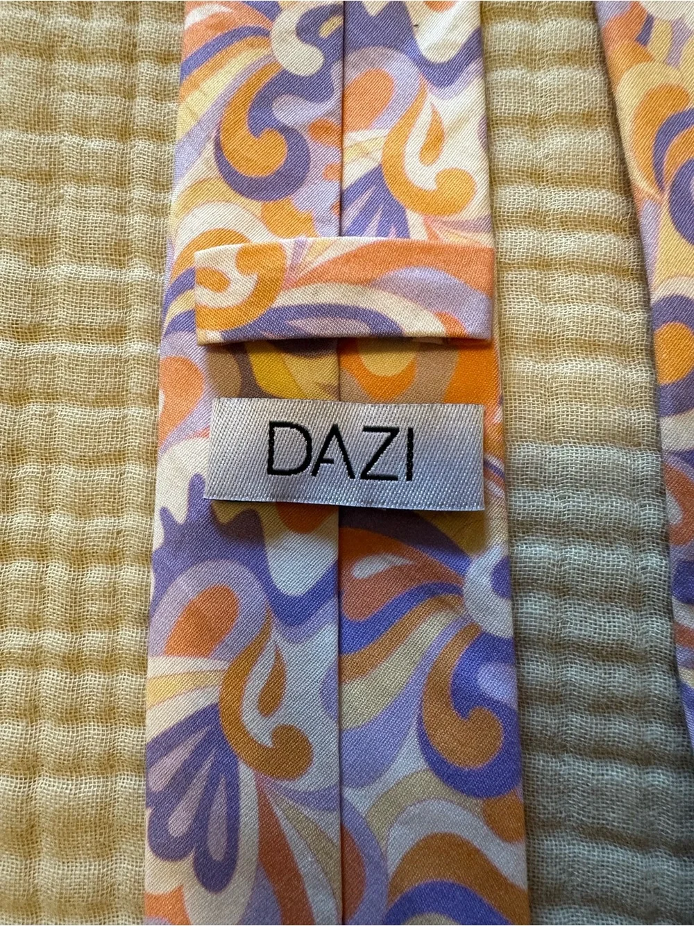 Dazie Lavender, Peach & White Swirl Tie